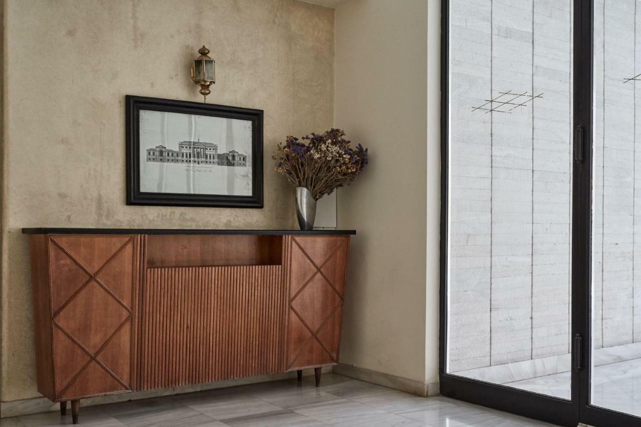 Chic One Bd Apartment With Hilton View Афины Экстерьер фото
